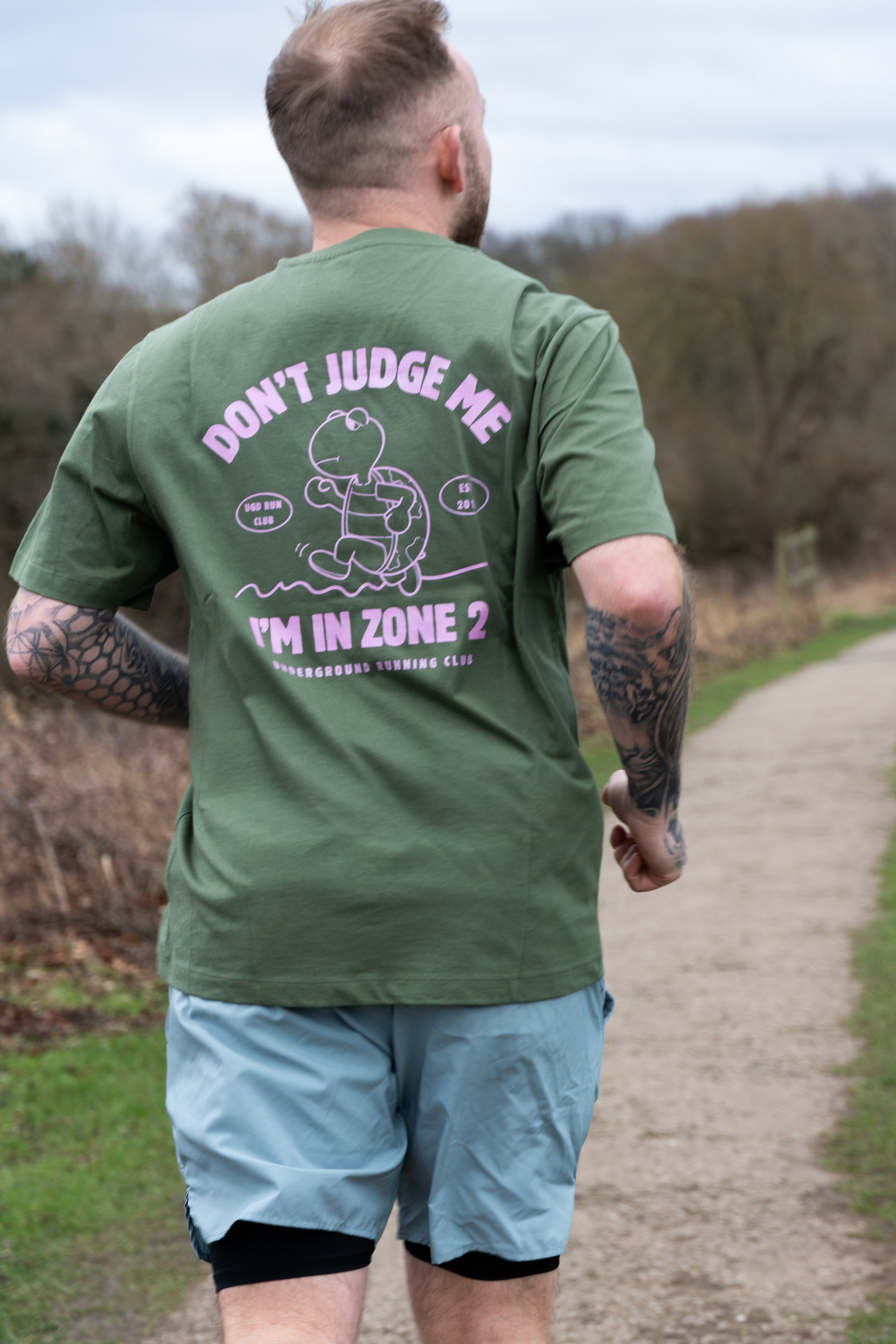 ZONE 2 Tee in regular and oversized fit